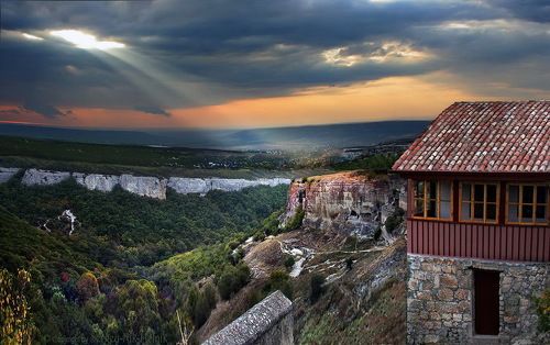 Луч света над Крымом