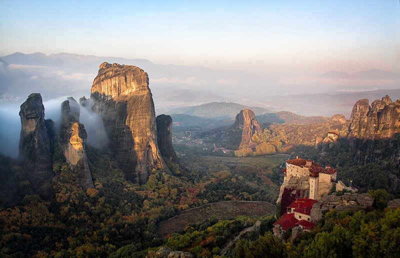 горы, туман, утро, метеоры, пейзаж, Раннее утро в Метеорах фото превью