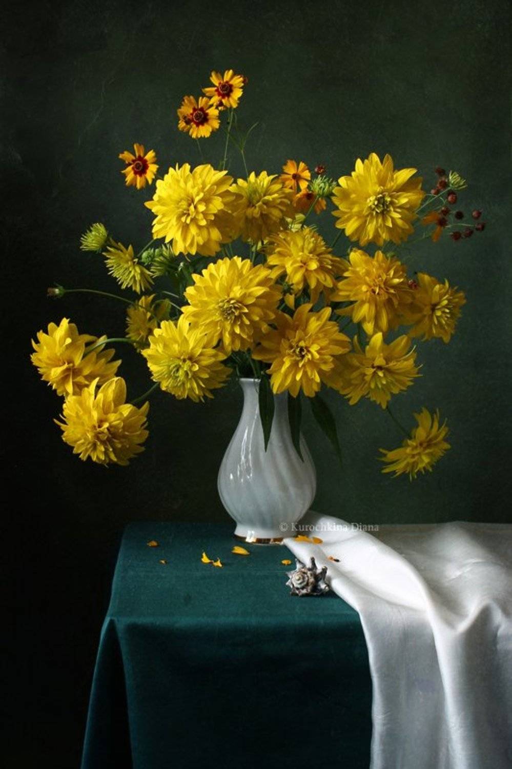 натюрморт, цветы, букет, золотые шары, рудбекия, Курочкина Диана