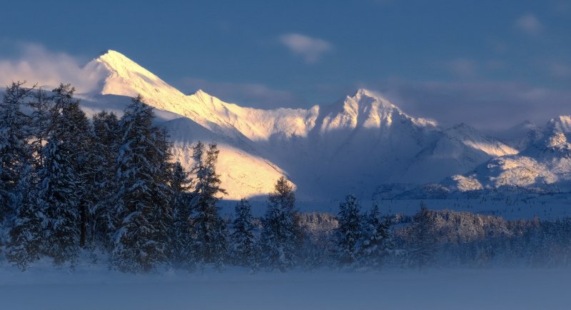 В отблесках заходящего солнца фото превью