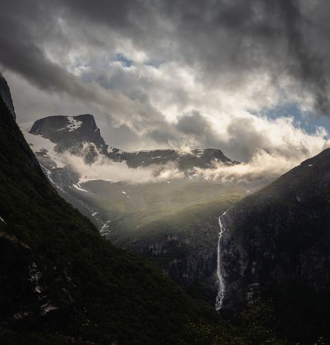 Light in the mountains