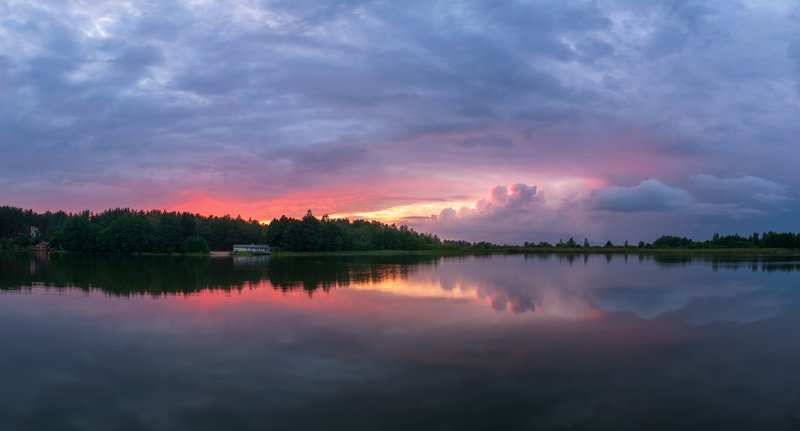 Закат на озере. фото превью