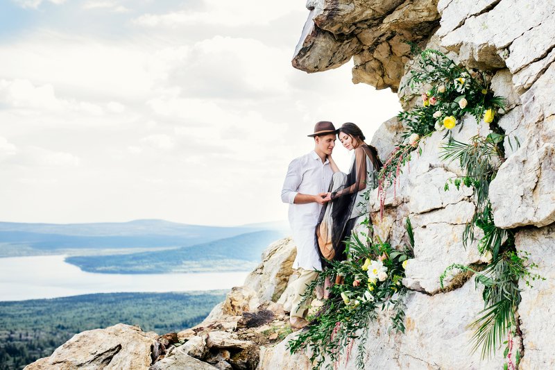 Горы, любовь, пара, жених, невеста, лавстори Зюраткуль фото превью