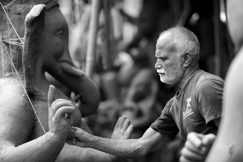 CRAFTING THE GOD'S IDOL