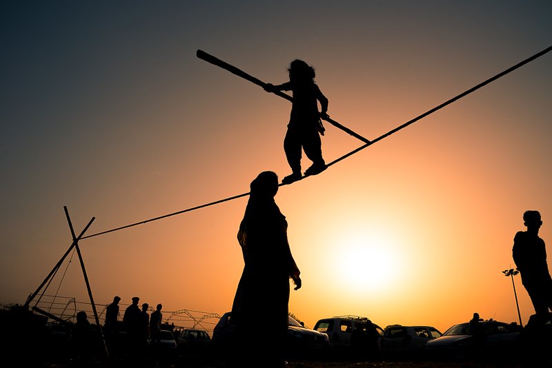 life street Life is a game of balancing фото превью