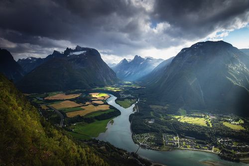 Epicness of norwegian mountains