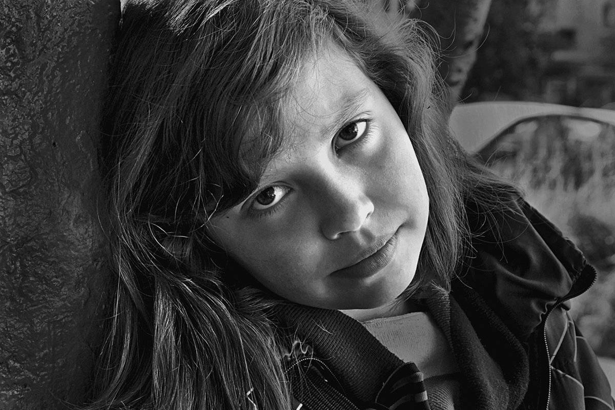 портрет, девочка, глаза, взгляд, чб, апатиты, Николай Смоляк