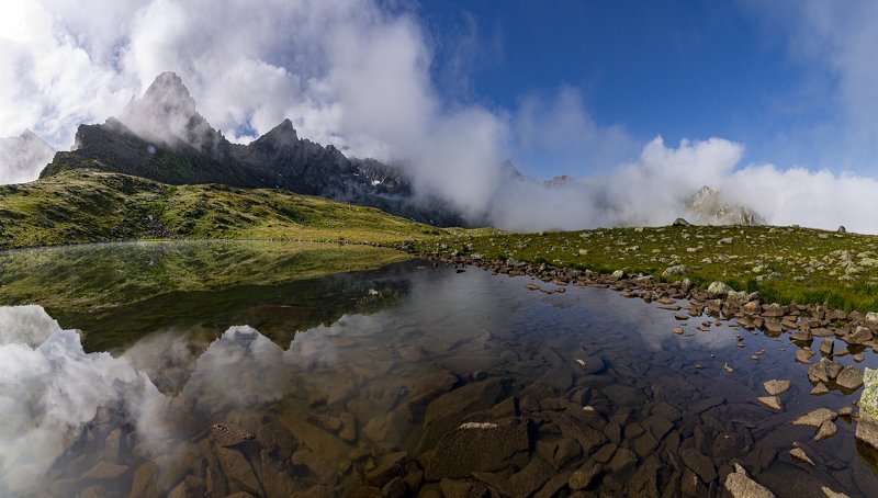 mountains and clouds фото превью