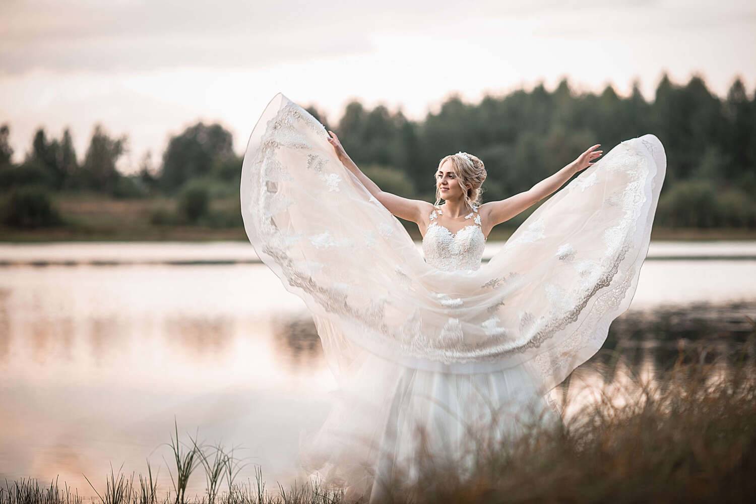 свадьба, свадебная фотосессия, фотосессия на закате, фотосессия на озере,невеста, белое платье, счастье, любовь, Владимир Васильев