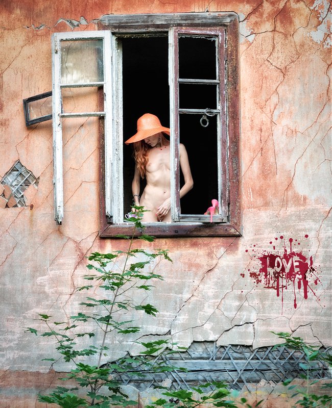 Красная Шапочка давно предлагала бабушке сменить окна ,но денег всегда хватало только на шапочки и тапочки... фото превью