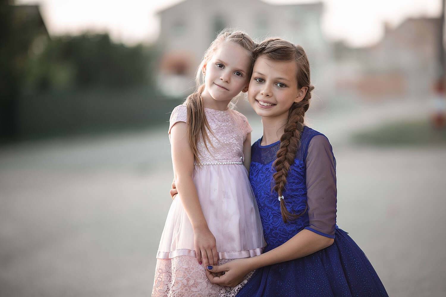 девочки, сёстры, закат, фотосессия, стрит сессия, город, вечер, лето, Владимир Васильев