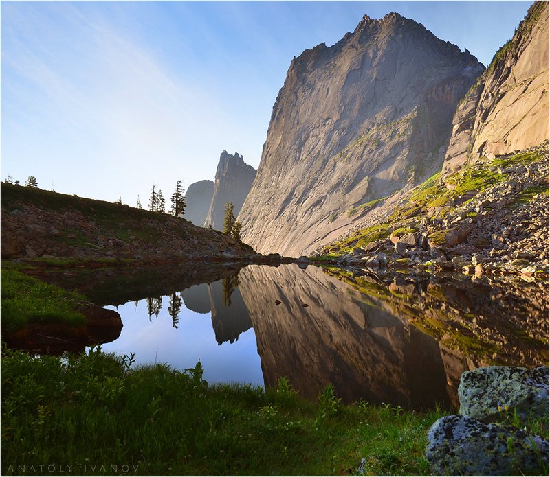 ергаки, западные саяны, озеро черное Утреннее зеркало Черного озера фото превью