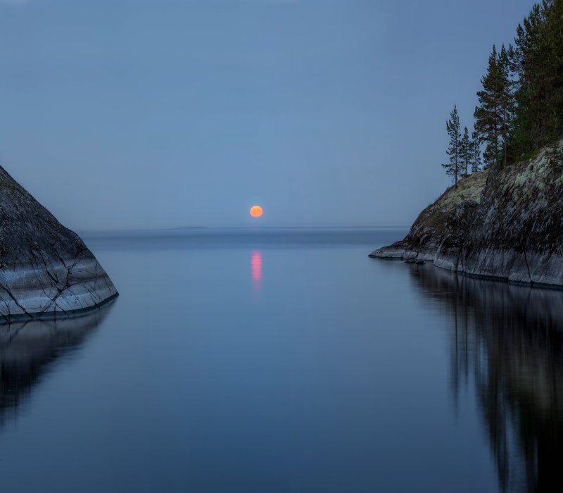 Восход луны в Ладожских шхерах фото превью
