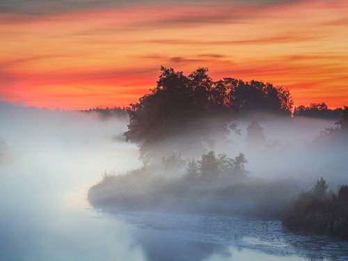 Sunrise on the river Gwda