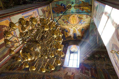 Луч света в темном царстве (Троице - Сергиевская Лавра)