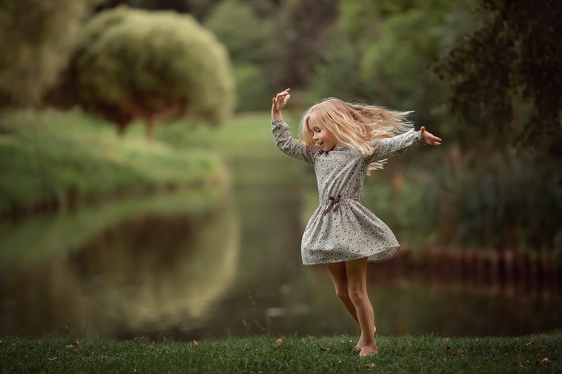 девочка танец природа волосы *** фото превью