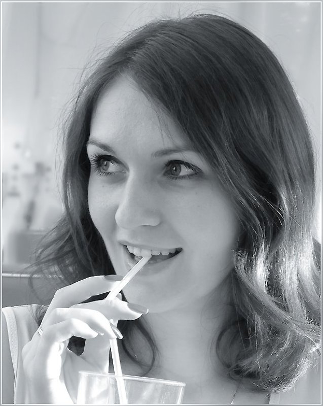 портрет девушка катрин глаза улыбка волосы  фото превью