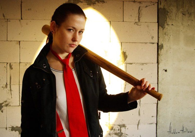 девушка, злая Чья подача? фото превью