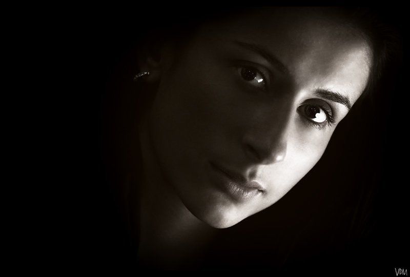 light LowKey Portrait фото превью