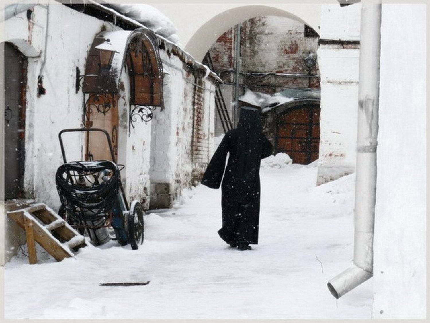 монах, сергиев посад, будни, снег, монастырь, зима, Annathedreamer