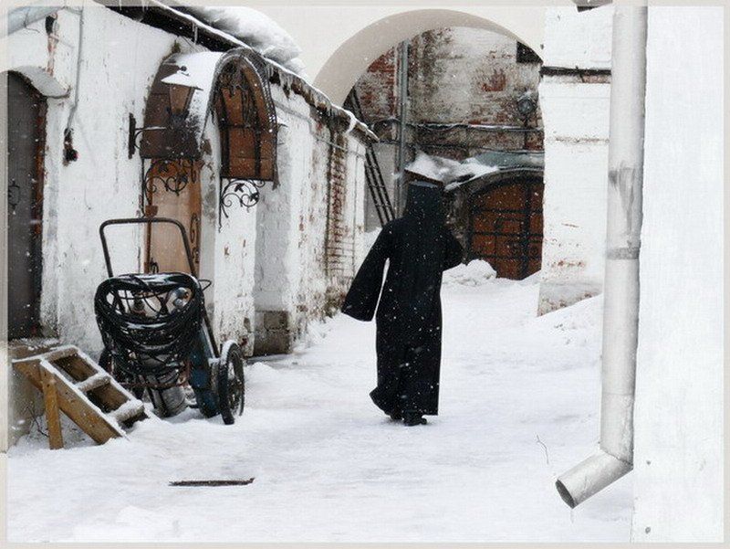 монах, сергиев посад, будни, снег, монастырь, зима Будни монаха фото превью