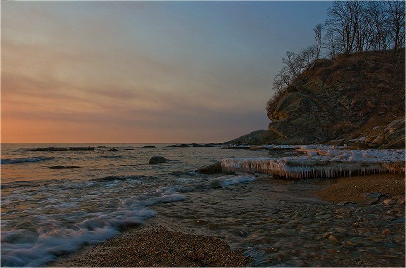 Пейзаж про море, утро и весну фото превью