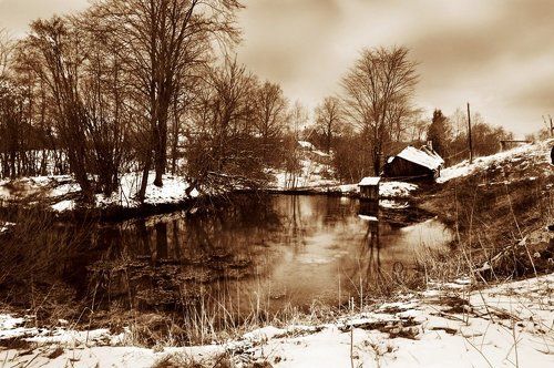 Встретил старость на пруду.