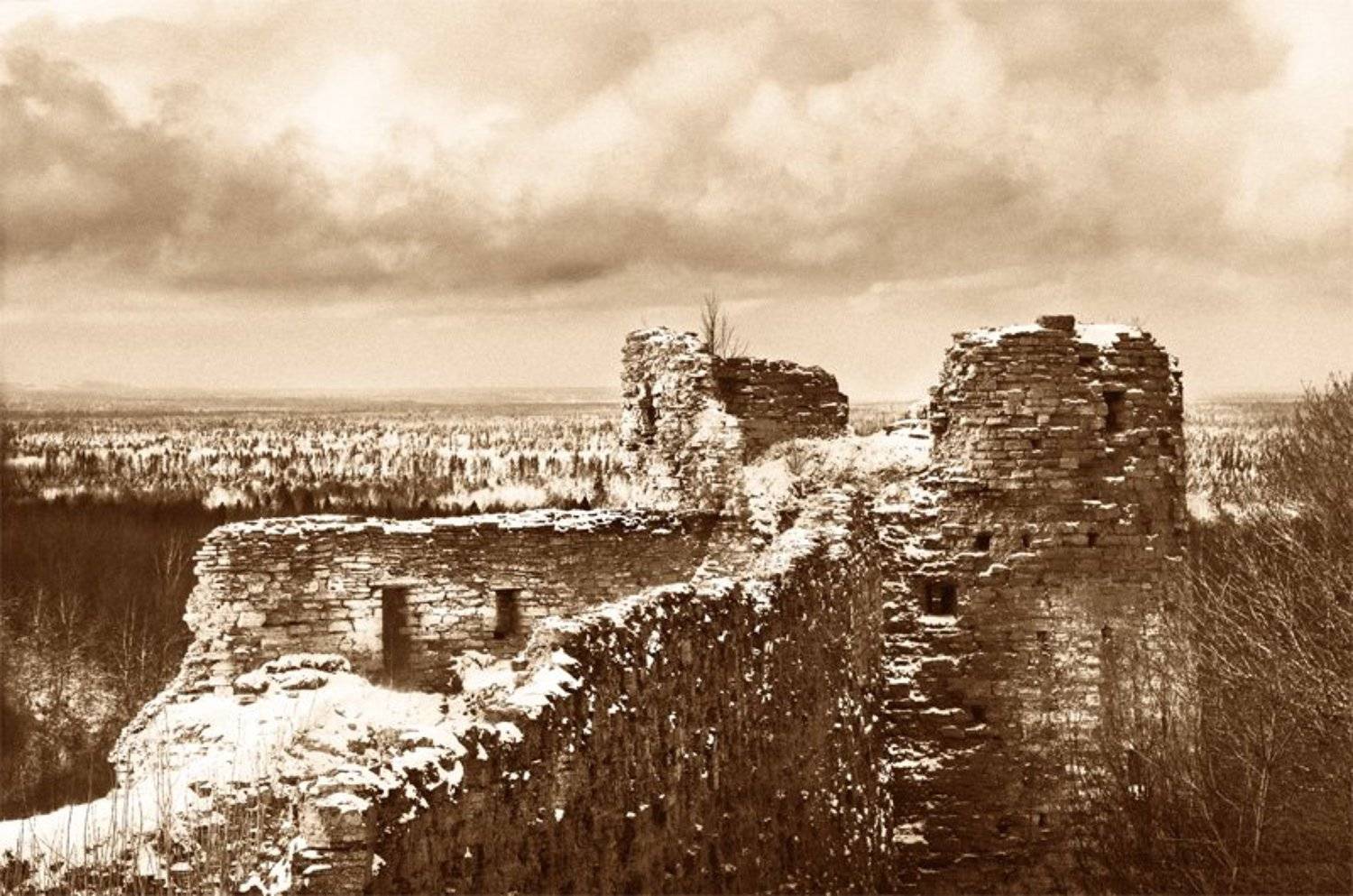 крепость капорье,лес,облака,время, Евгений Пугачев.