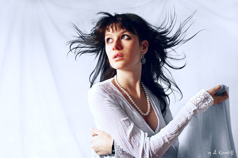 девушка, портрет, взгляд, волосы, ветер воздушная... фото превью