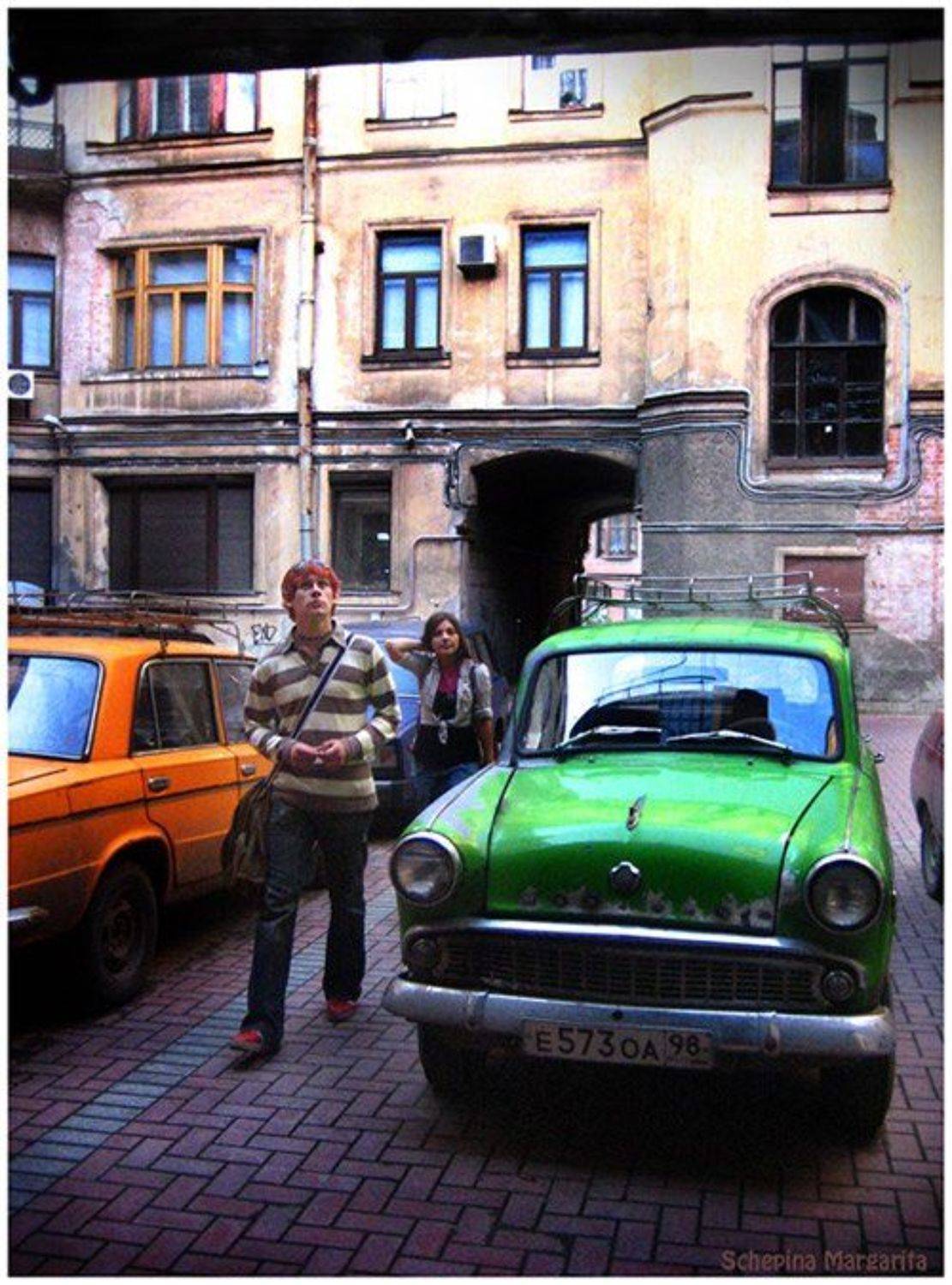 двор, машины, люди, Щепина Маргарита (Gorelectrotrans)