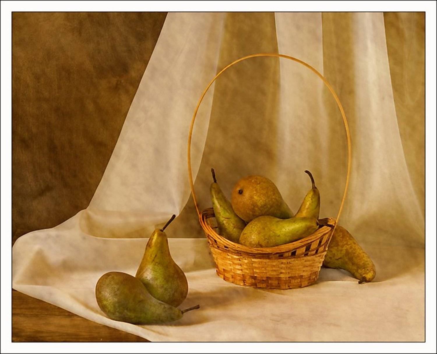 корзинка, груши, ткань, натюрморт, Ирина