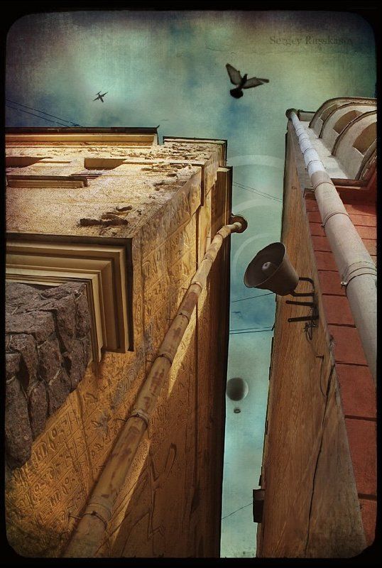 дома, небо, голубь, коллаж, фотошоп, громкоговоритель, самолет, воздушный шар последний звук.. фото превью