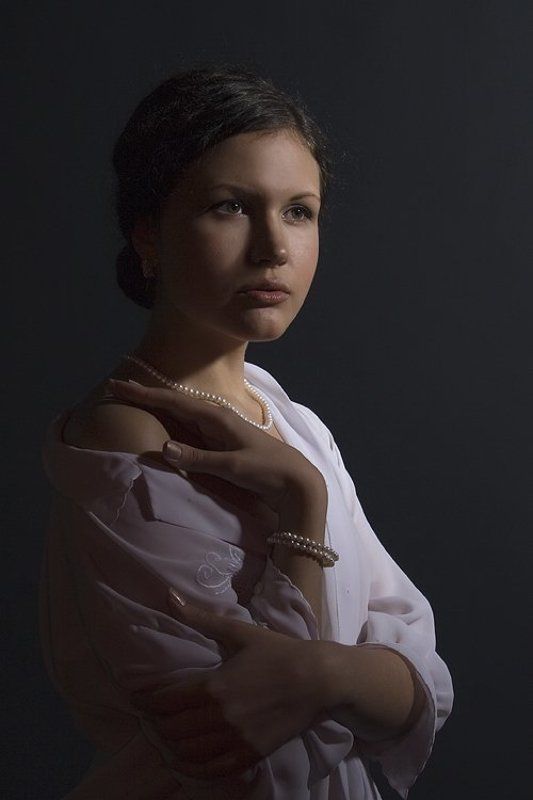 девушка, белая, блузка, жемчуг вечерняя фото превью