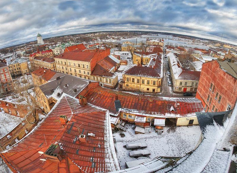 выборг, часовая башня Дворами старого города . фото превью