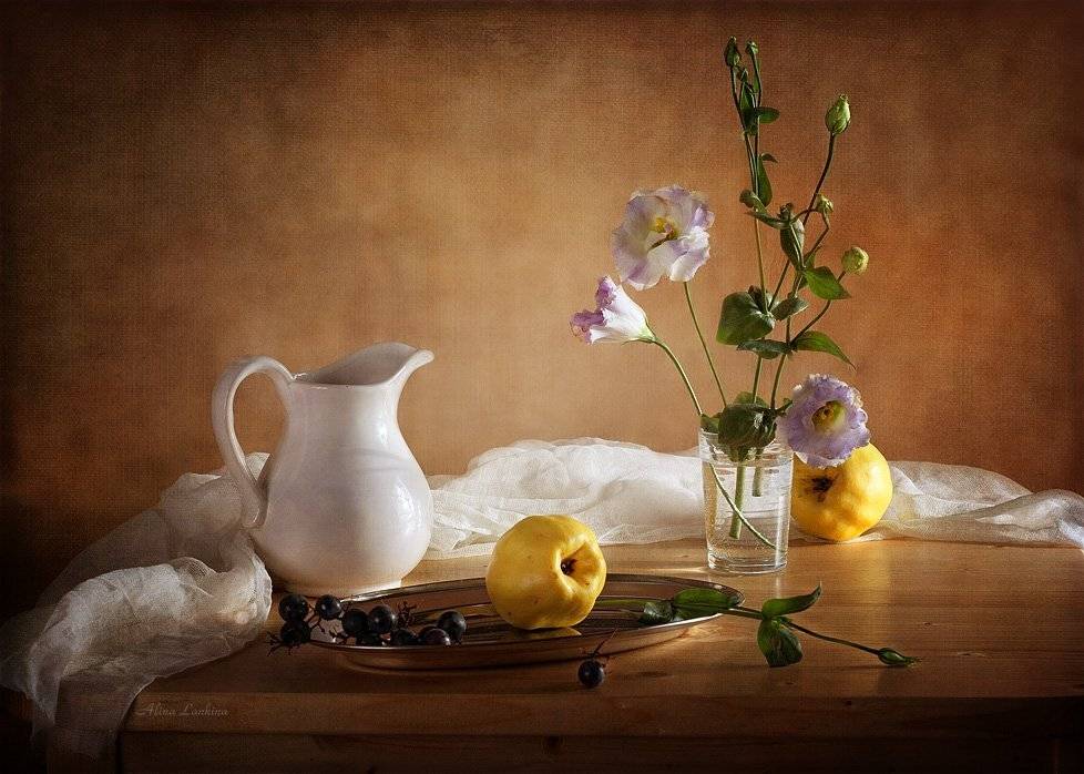натюрморт, айва, виноград, свет, кувшин, эустома, цветы, still-life, Alina Lankina