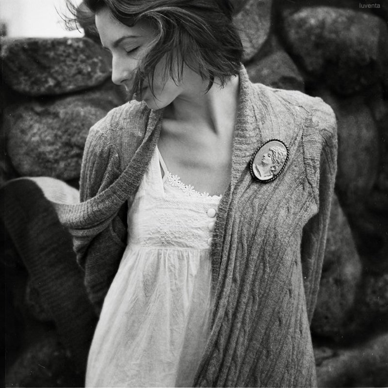 Двое в профиль фото превью