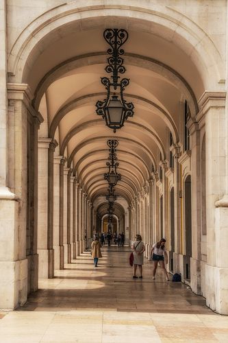 арки Praça do Comércio