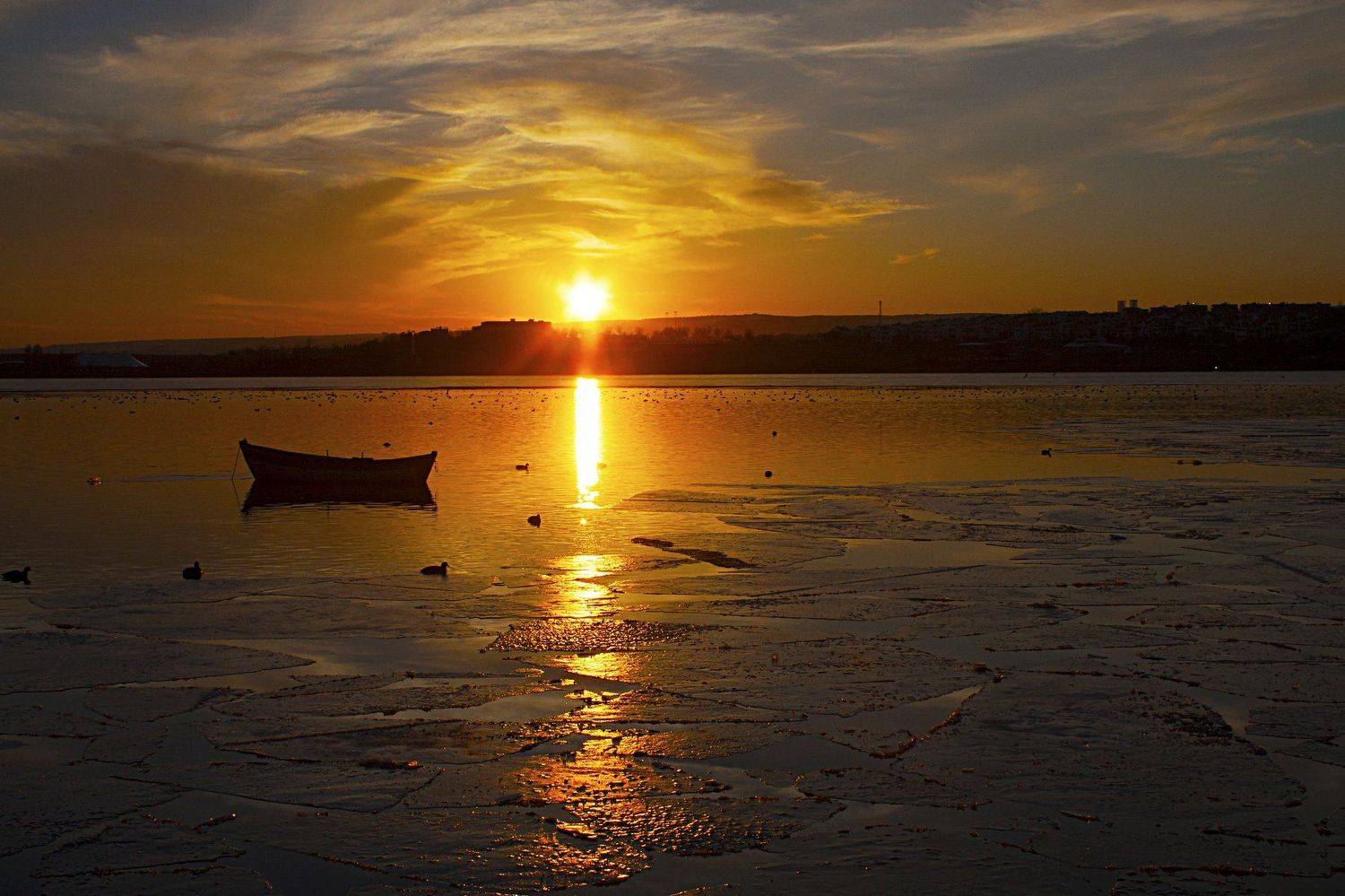 lanscape,view,image,art,reflection,sunset,boat,ice,winter,travel,life,freedom,photography,, Nihan Bayındır