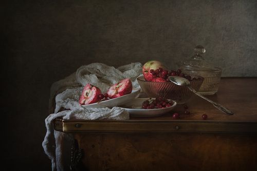 Эх, яблочко, да на тарелочке :)