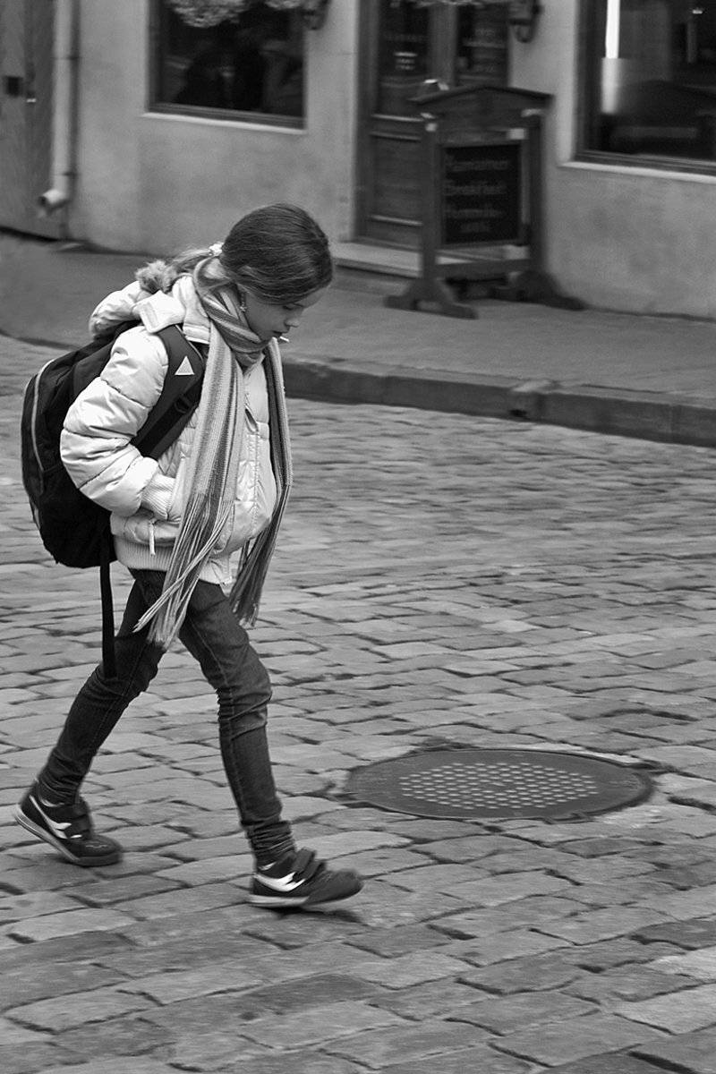 город, улочка, девушка, чб, таллин, апатиты, Николай Смоляк