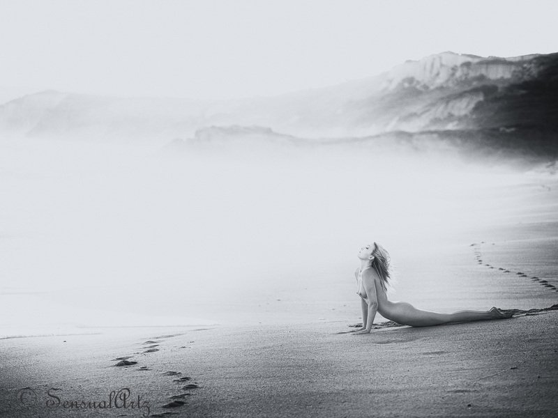 beach mermaid at sunset фото превью