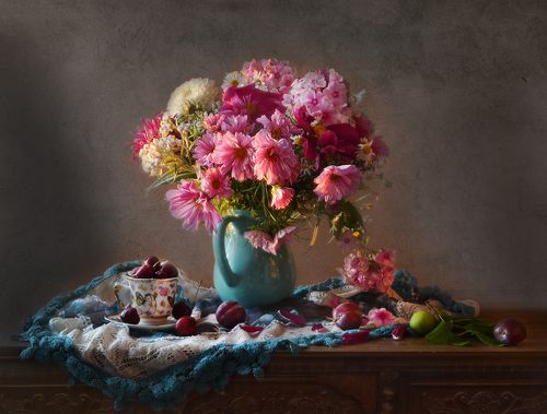 Август. Все контуры мягко очерчены...