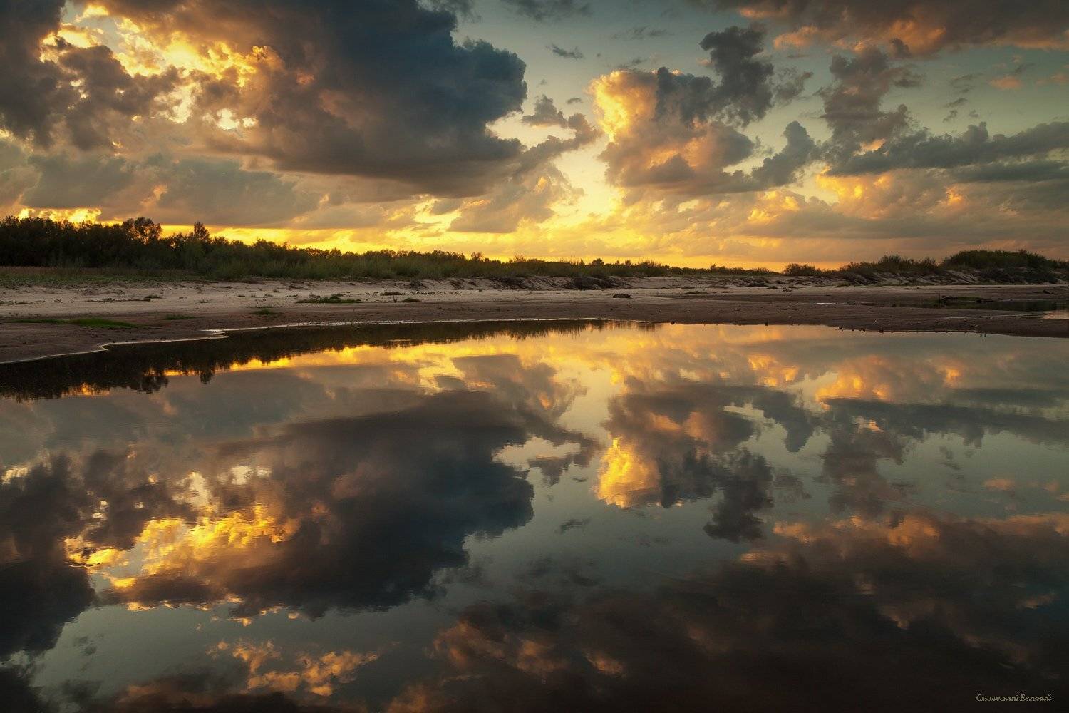 река, северная двина, закат, берег, пляж, лето, вечер, отражение, облака, Смольский Евгений
