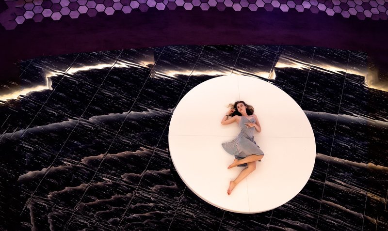 таблетка, девушка, девочка, ракурс, композиция, бесконечность, круг, красота, красивая, платье, фиолетовый, длинные волосы, вид сверху Моя таблетка от всех болезней фото превью