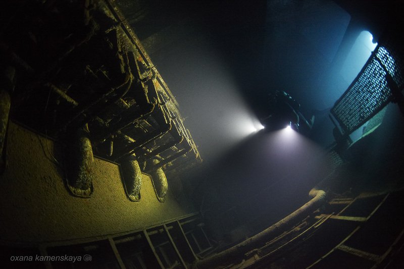 underwater wreck diving  В машинном отделении... фото превью