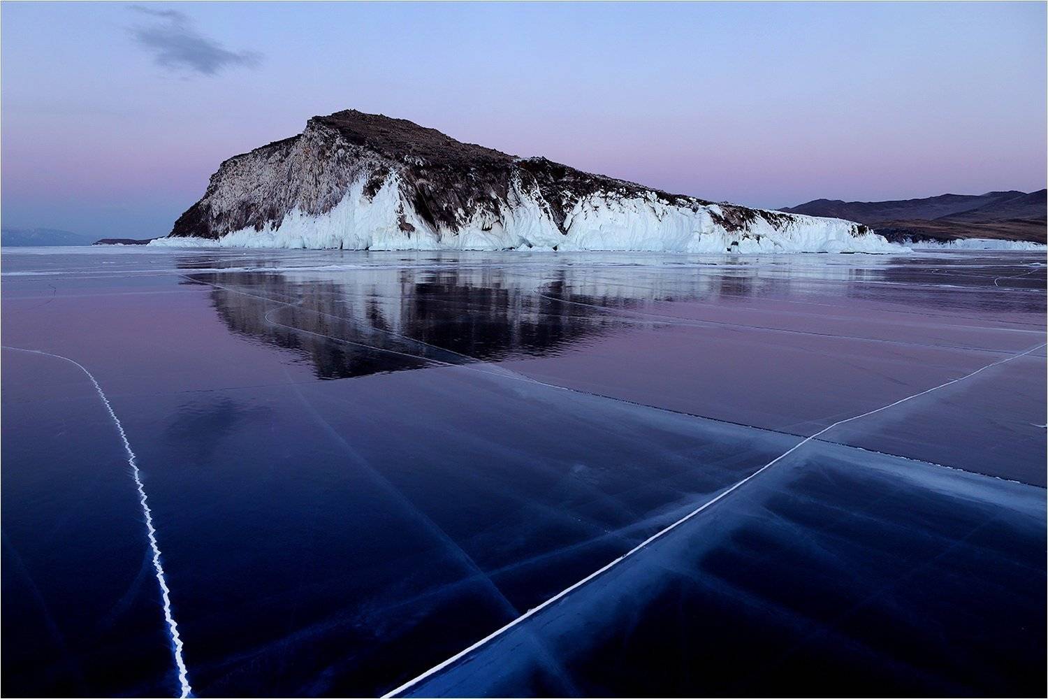 озеро, байкал, зима, лёд, февраль, холод, вечер, отражение, остров, трещины, остров , хубын,, Victor Pechenev