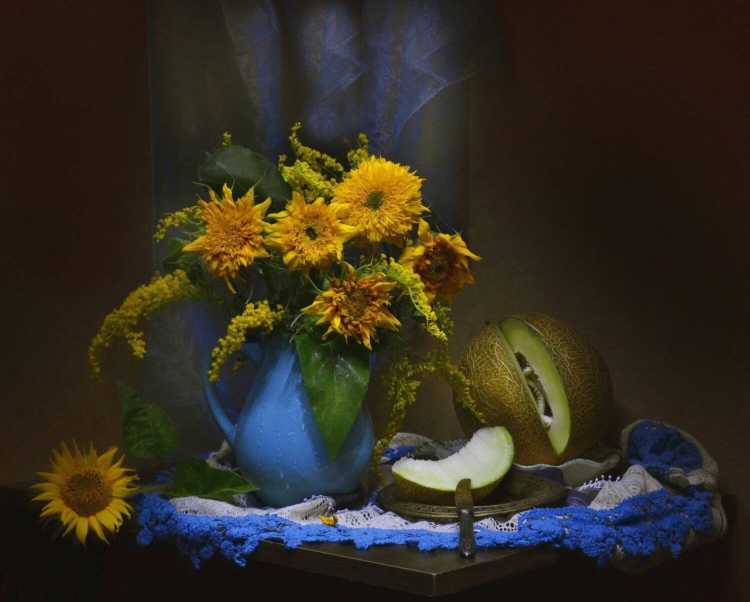 still life, натюрморт,фото натюрморт, лето, ускользающий август, цветы,подсолнухи,настроение, дыня, Колова Валентина