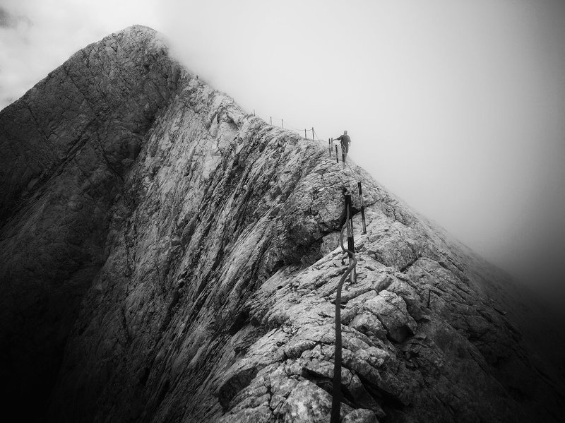 on the Edge фото превью