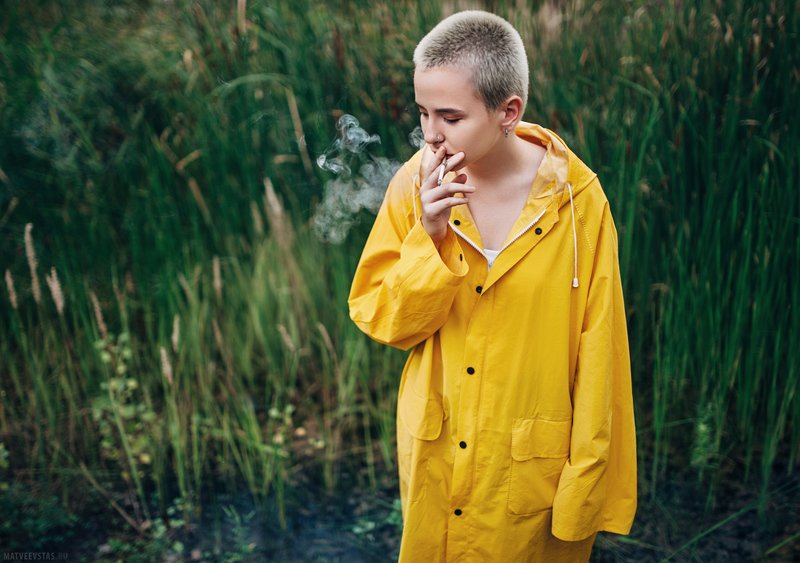 Smoking the yellow фото превью