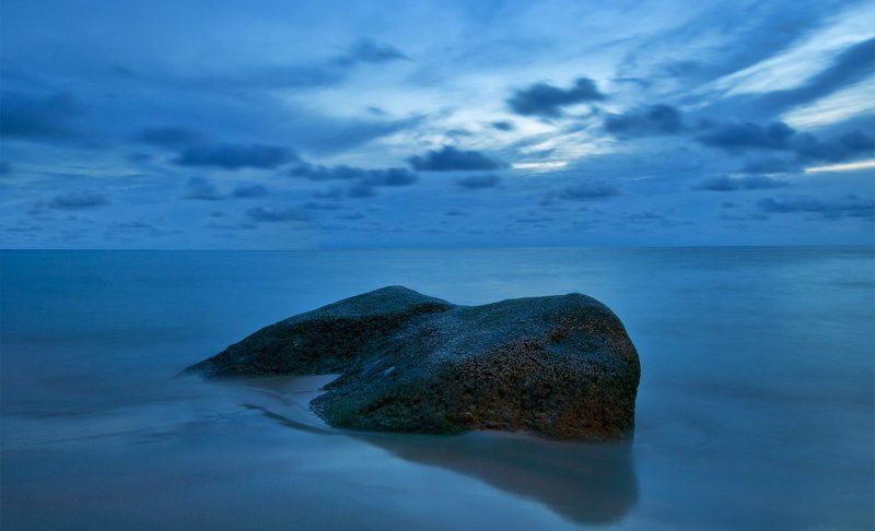 море, тайланд, пхукет Один в море фото превью